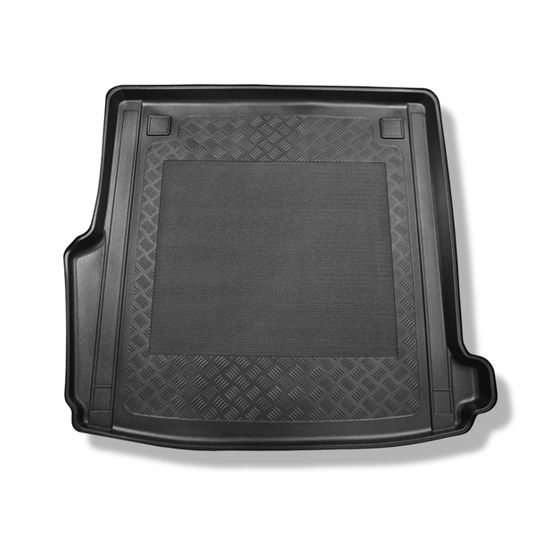 Rohož do batožinového priestoru pre: Mercedes-Benz Trieda E W213 Kombi (11.2016-....) - tiež pre modely s upevňujúcimi koľajnicami; nie pre Plug-in Hybrid verziu